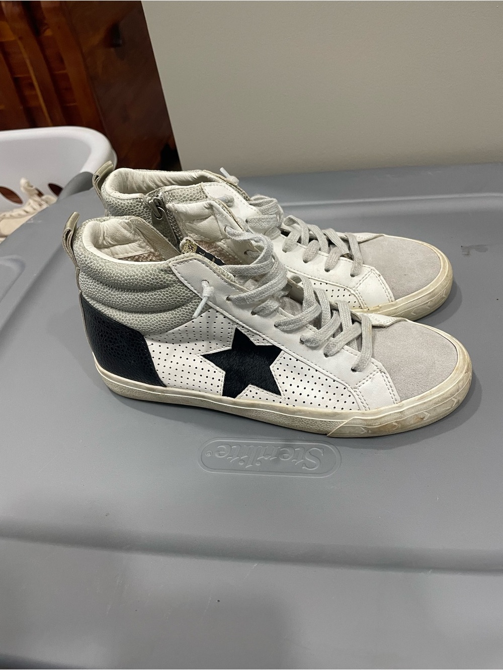 Vintage Havana Women's High-Top Sneakers in White and Black